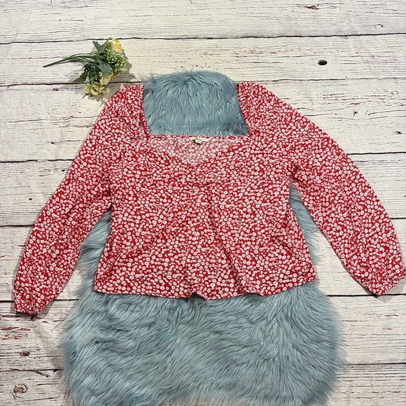 NWOT Boden Sweetheart Printed Top - Red with White Flowers - Picture 3 of 9